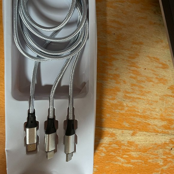 Multifunctional Travel Charger - Picture 2 of 4